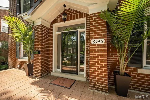 6946 Pershing Avenue, University City, MO 63130