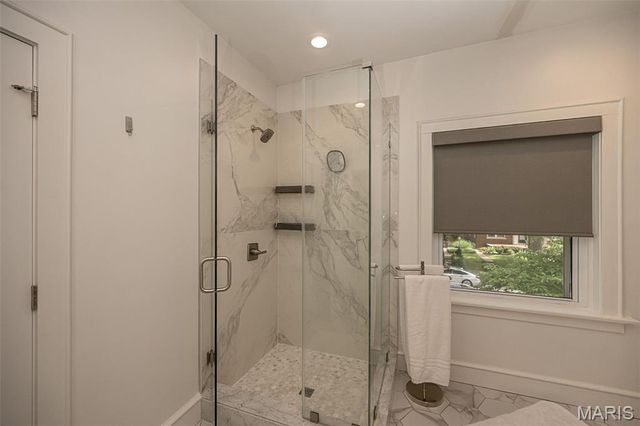 6946 Pershing Avenue, University City, MO 63130