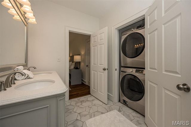 6946 Pershing Avenue, University City, MO 63130