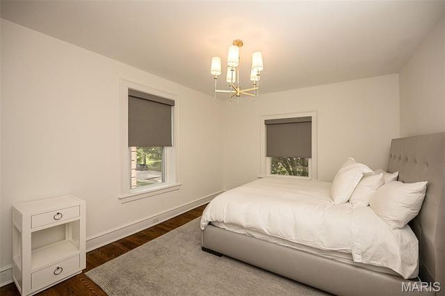 6946 Pershing Avenue, University City, MO 63130