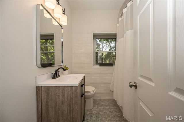 6946 Pershing Avenue, University City, MO 63130