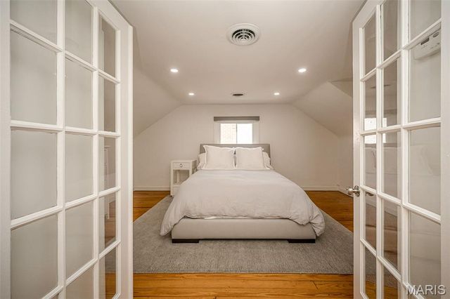 6946 Pershing Avenue, University City, MO 63130