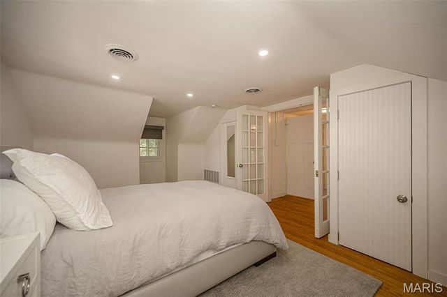 6946 Pershing Avenue, University City, MO 63130