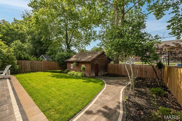 6946 Pershing Avenue, University City, MO 63130