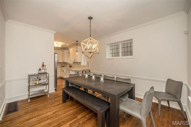 6946 Pershing Avenue, University City, MO 63130