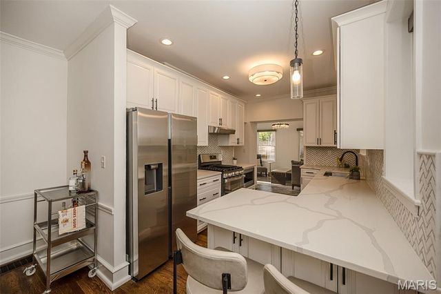 6946 Pershing Avenue, University City, MO 63130