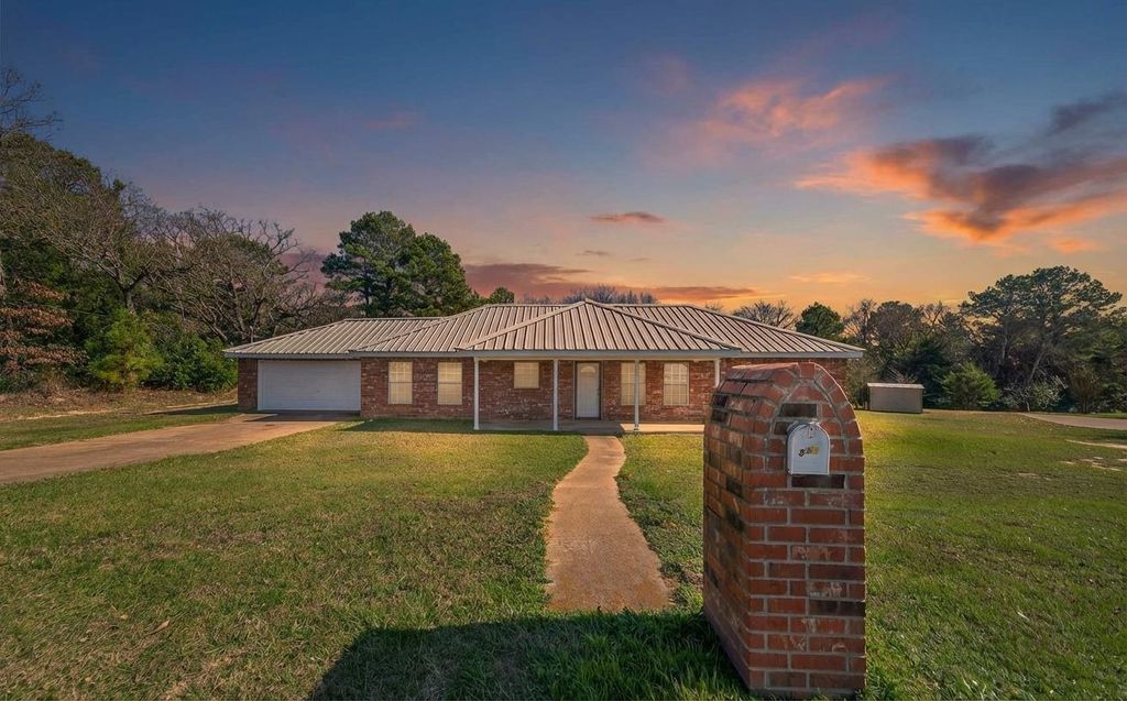 510 Hillside St., Jacksonville, TX 75766