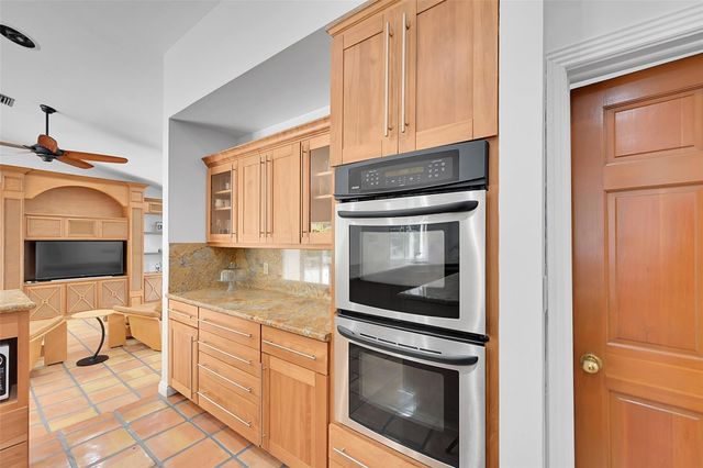 401 Farmington Dr, Plantation, FL 33317