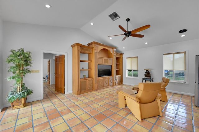 401 Farmington Dr, Plantation, FL 33317