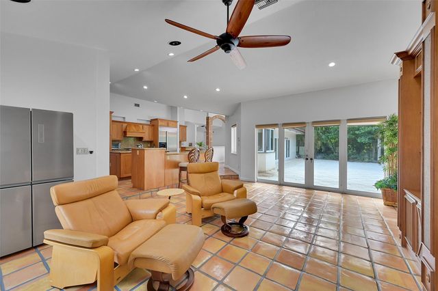 401 Farmington Dr, Plantation, FL 33317