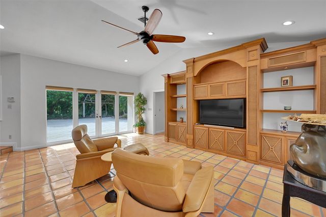 401 Farmington Dr, Plantation, FL 33317