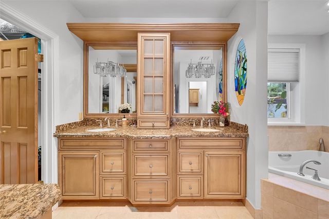 401 Farmington Dr, Plantation, FL 33317