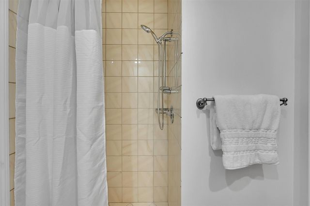 401 Farmington Dr, Plantation, FL 33317