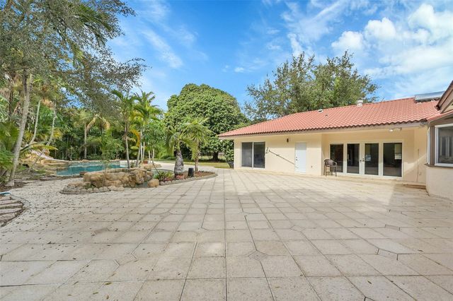 401 Farmington Dr, Plantation, FL 33317