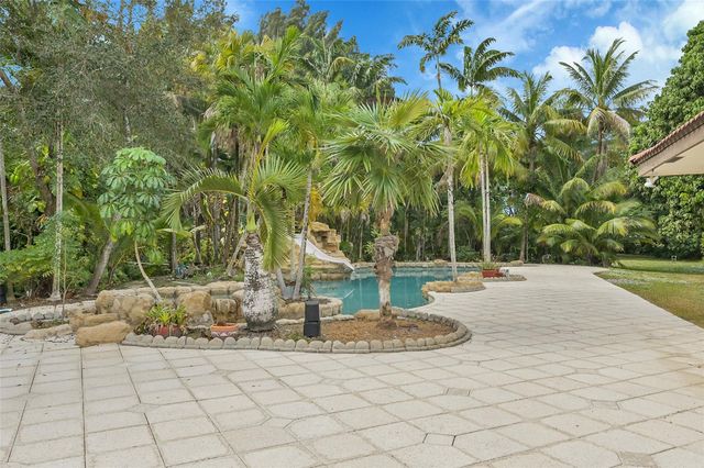 401 Farmington Dr, Plantation, FL 33317