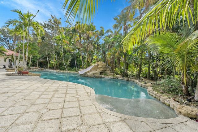 401 Farmington Dr, Plantation, FL 33317