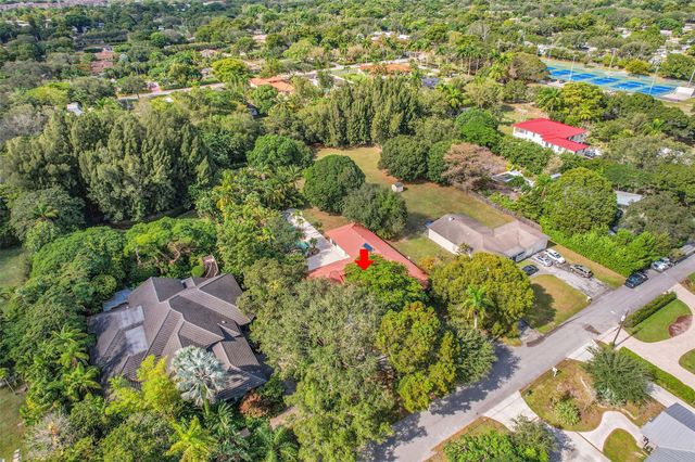 401 Farmington Dr, Plantation, FL 33317