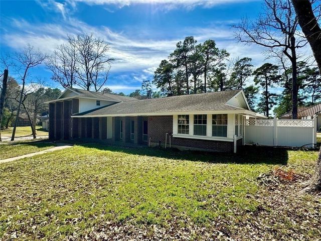200 Broken Bough Lane, Conroe, TX 77304