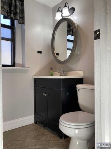 303 Hamilton Place BAS2, Hackensack, NJ 07601