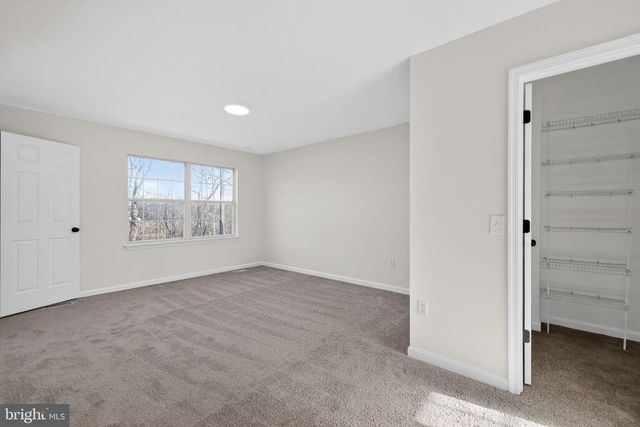 833 WATERFORD DR, Frederick, MD 21702