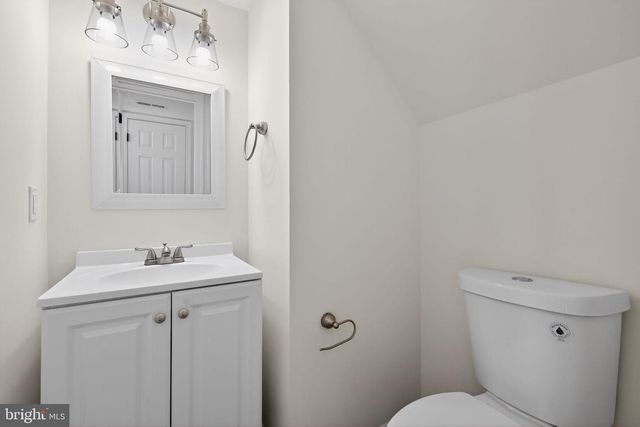 833 WATERFORD DR, Frederick, MD 21702