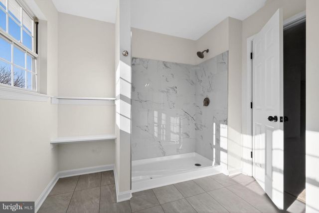 833 WATERFORD DR, Frederick, MD 21702