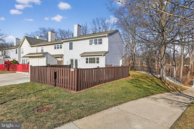 833 WATERFORD DR, Frederick, MD 21702