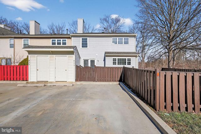 833 WATERFORD DR, Frederick, MD 21702