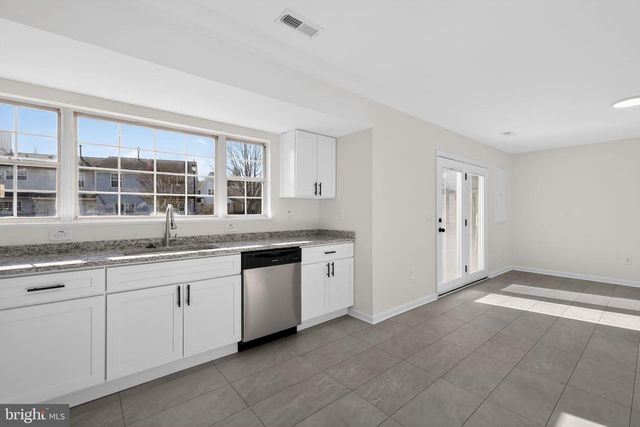 833 WATERFORD DR, Frederick, MD 21702