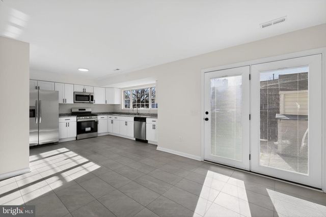 833 WATERFORD DR, Frederick, MD 21702