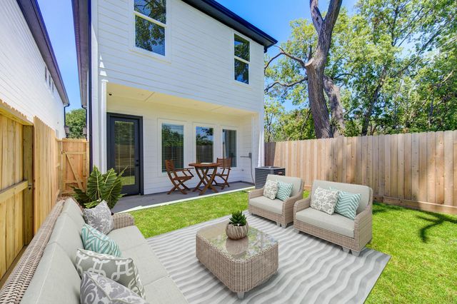 2708 Noble Street, Houston, TX 77026