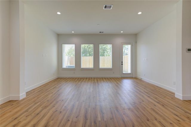 2708 Noble Street, Houston, TX 77026