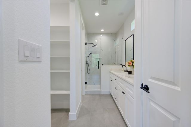 2708 Noble Street, Houston, TX 77026