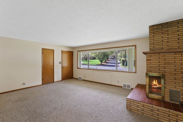 1215 S Garfield St, Spokane, WA 99202