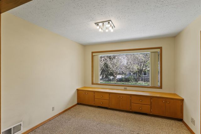 1215 S Garfield St, Spokane, WA 99202