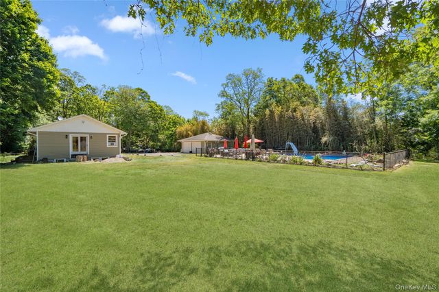 280 Holbrook Road, Ronkonkoma, NY 11779