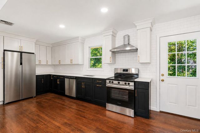 280 Holbrook Road, Ronkonkoma, NY 11779