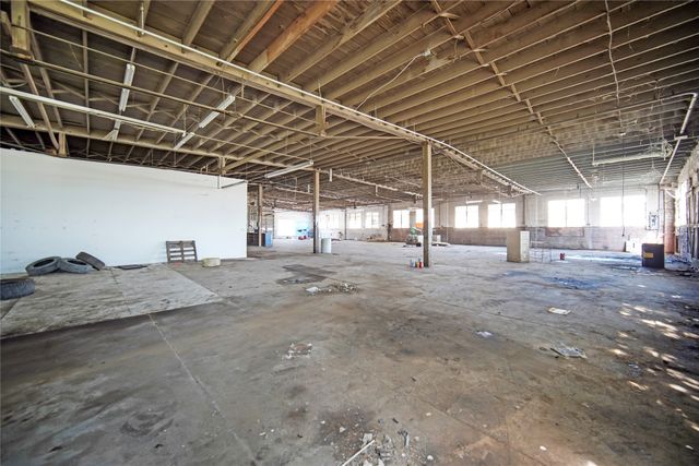 205 W Belknap Street, Jacksboro, TX 76458