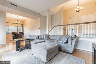 130 ROBERTS LN #101, Alexandria, VA 22314