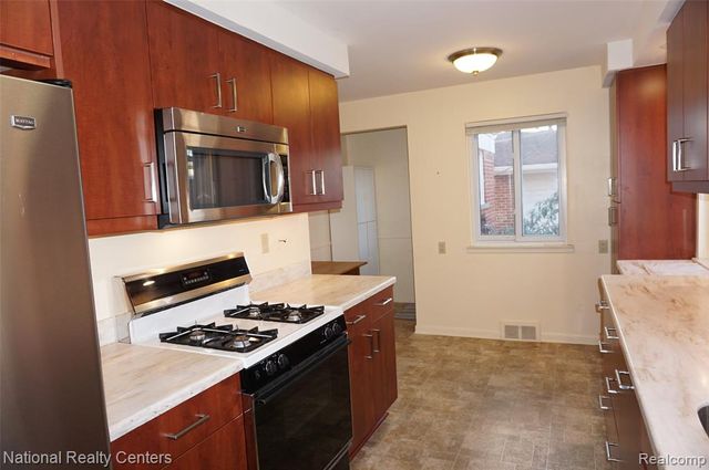 8563 Cavell Street, Westland, MI 48185