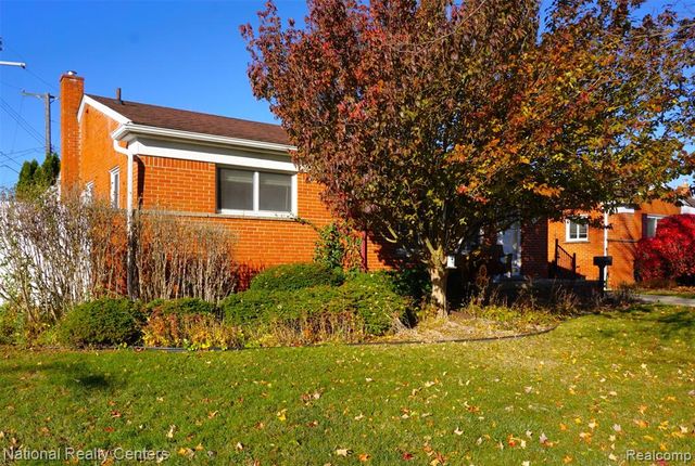 8563 Cavell Street, Westland, MI 48185