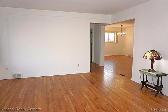 8563 Cavell Street, Westland, MI 48185