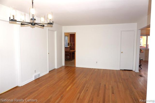 8563 Cavell Street, Westland, MI 48185