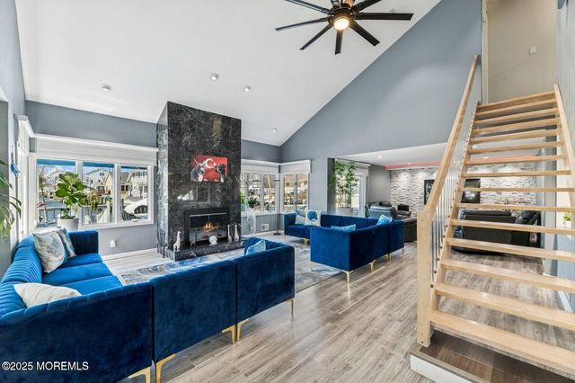 385 Aldo Drive, Toms River, NJ 08753