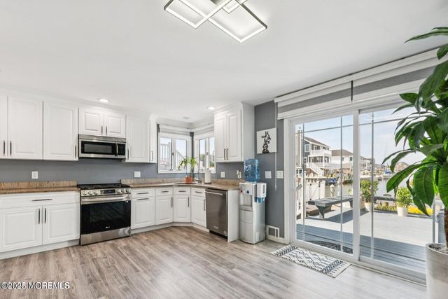 385 Aldo Drive, Toms River, NJ 08753