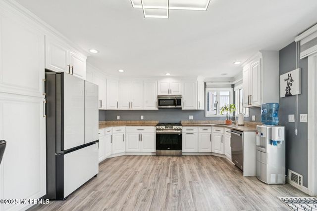 385 Aldo Drive, Toms River, NJ 08753