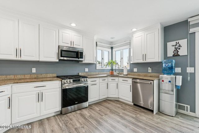 385 Aldo Drive, Toms River, NJ 08753