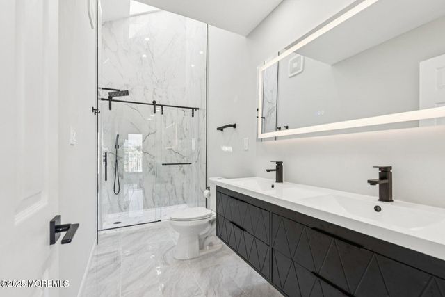 385 Aldo Drive, Toms River, NJ 08753