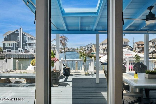 385 Aldo Drive, Toms River, NJ 08753