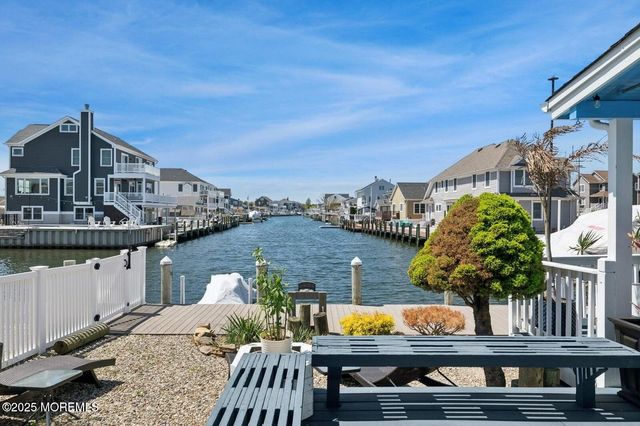 385 Aldo Drive, Toms River, NJ 08753